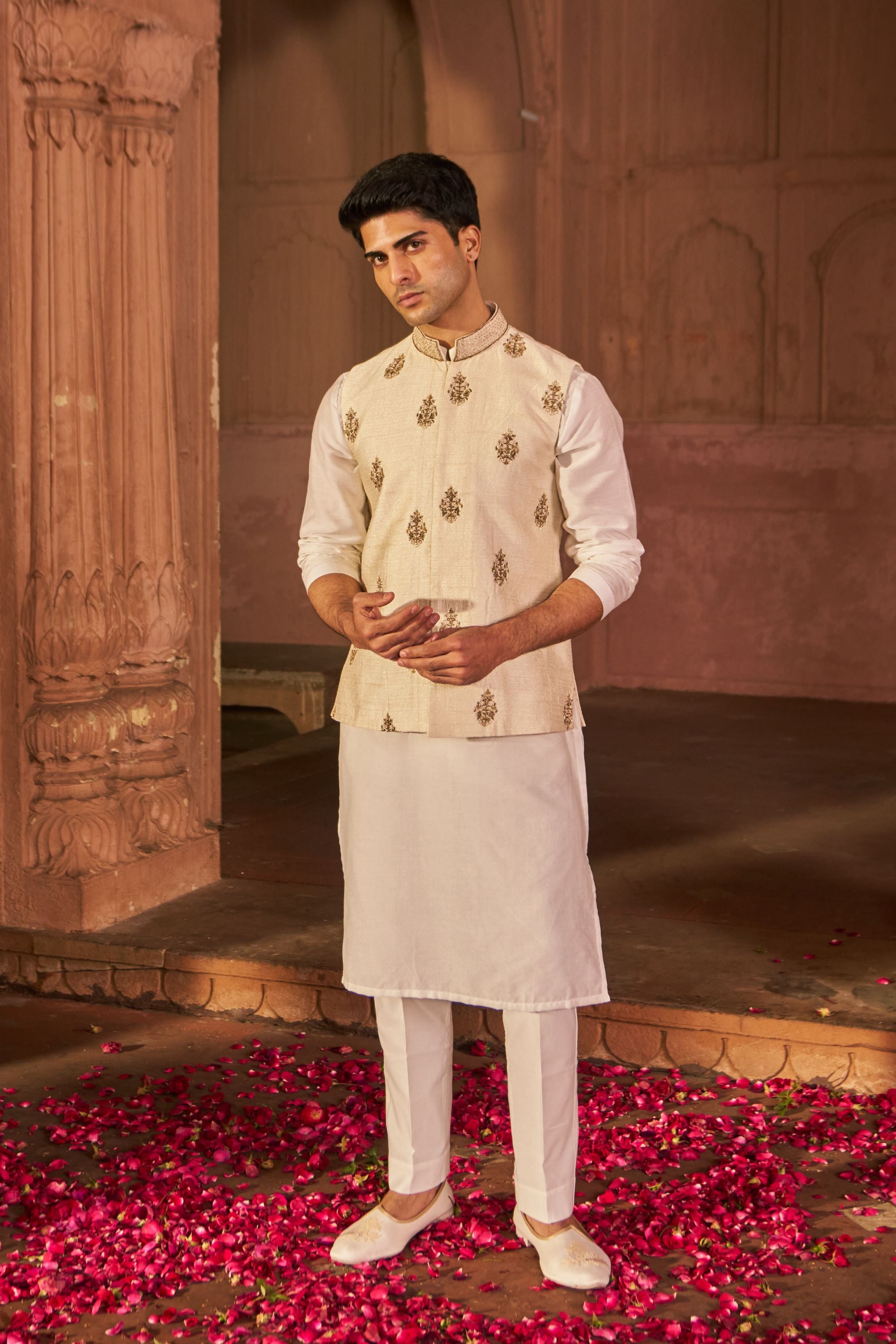 KURTA AND BANDI SET (IVORY)