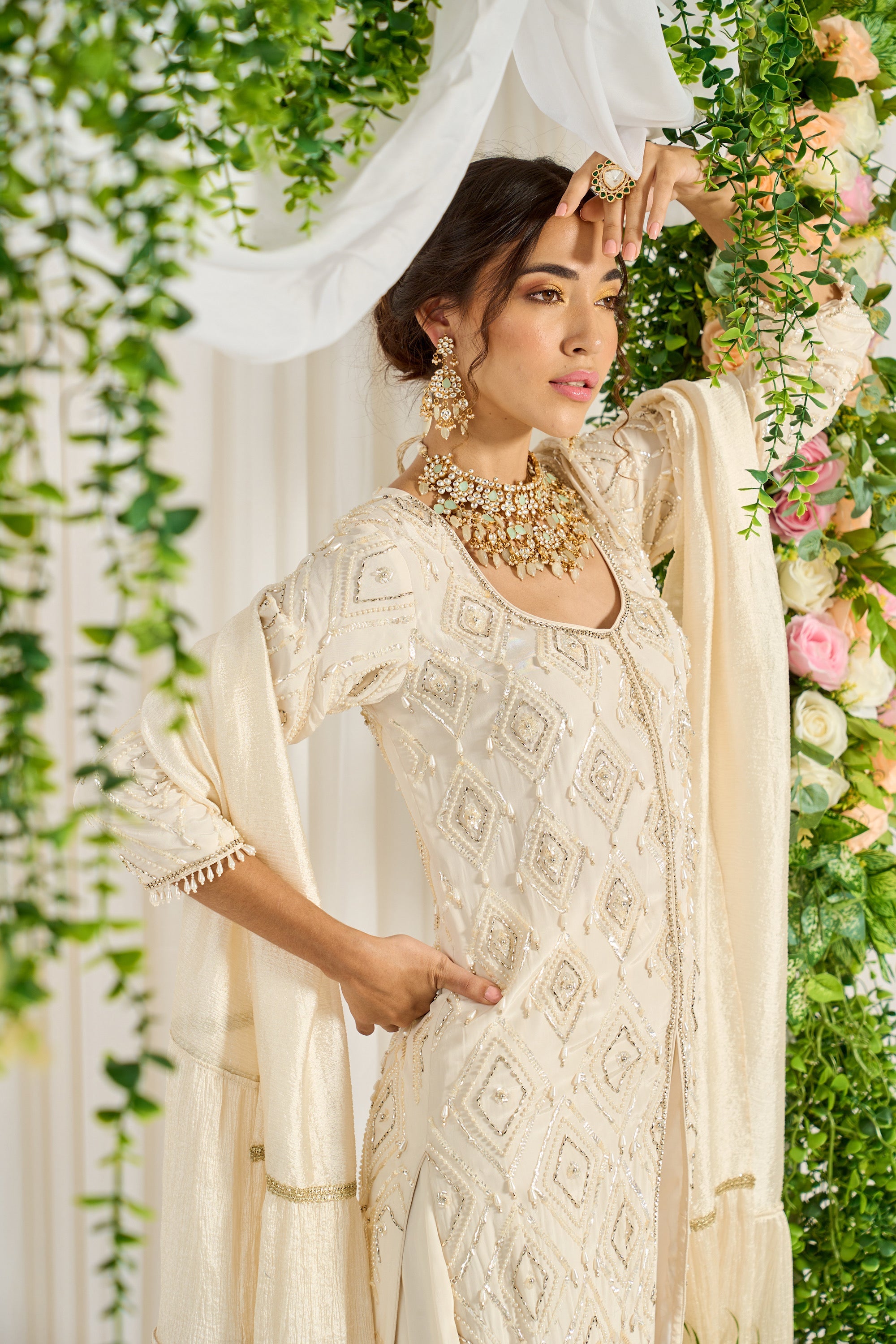 Women's Ivory Embroidered Kurta Set